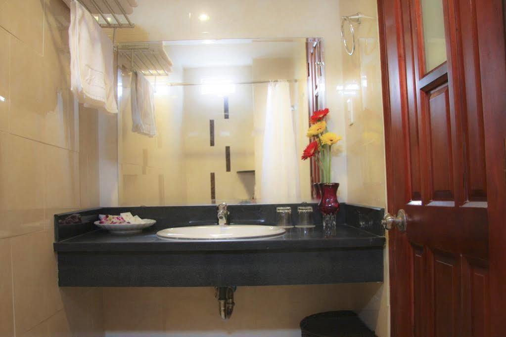 Valentine Khách sạn 3*
